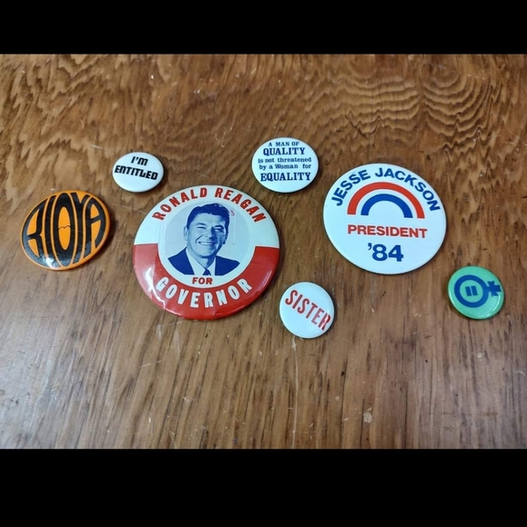 Misc Buttons - Ronald Reagan Political - Picture 1 of 4